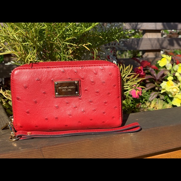Michael Kors Clutch - Picture 1 of 3